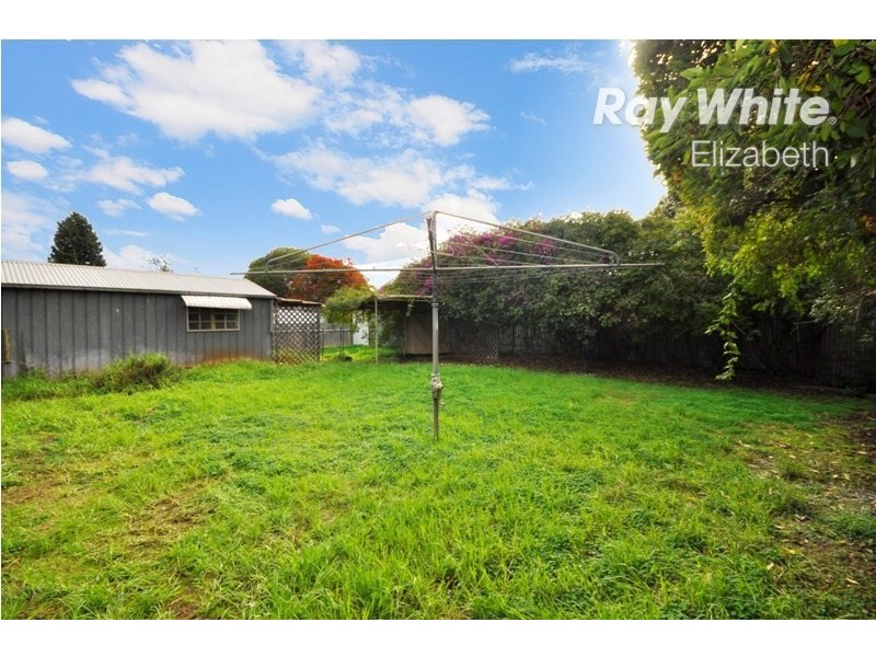 21 St Leonard Crescent, Elizabeth Downs SA 5113