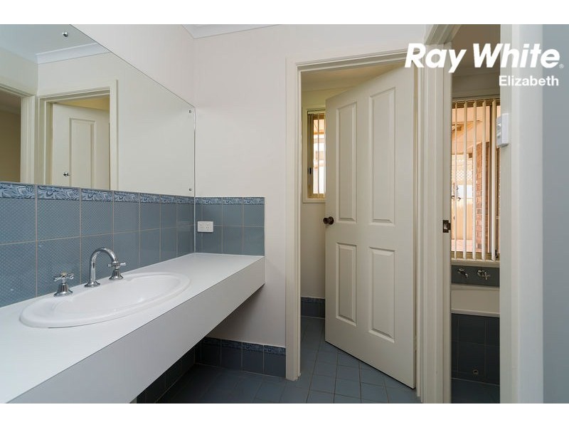 6 President Ave, Andrews Farm SA 5114