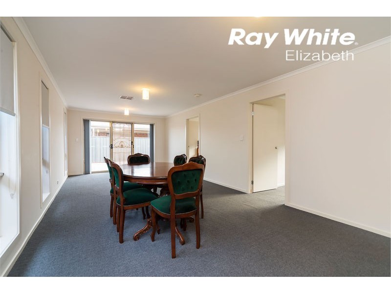 8 West Parkway, Andrews Farm SA 5114