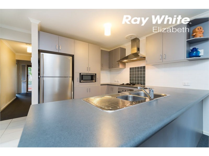 8 West Parkway, Andrews Farm SA 5114