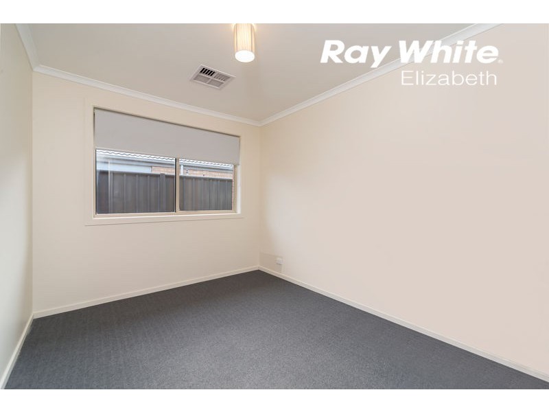 8 West Parkway, Andrews Farm SA 5114