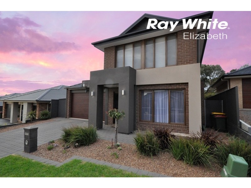 8 Brown Hill Cl, Blakeview SA 5114