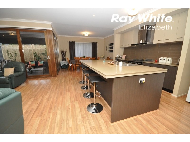 8 Brown Hill Cl, Blakeview SA 5114