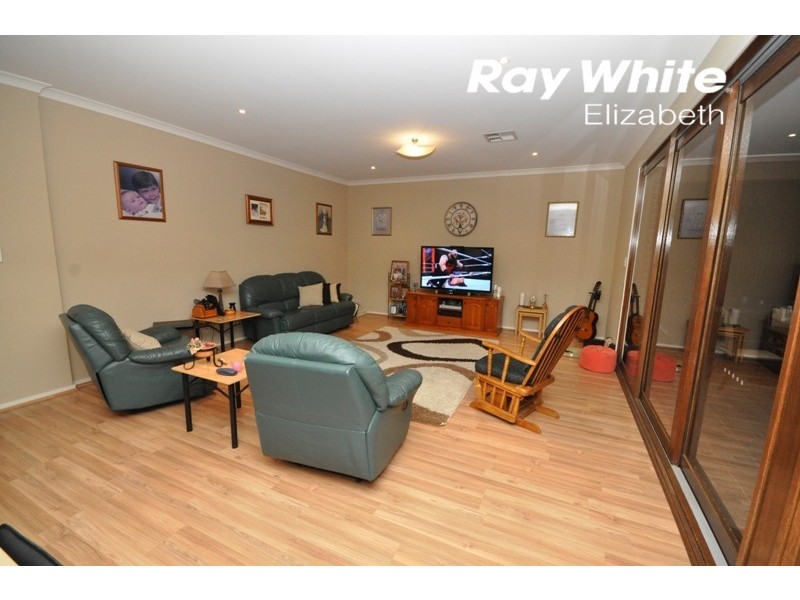 8 Brown Hill Cl, Blakeview SA 5114