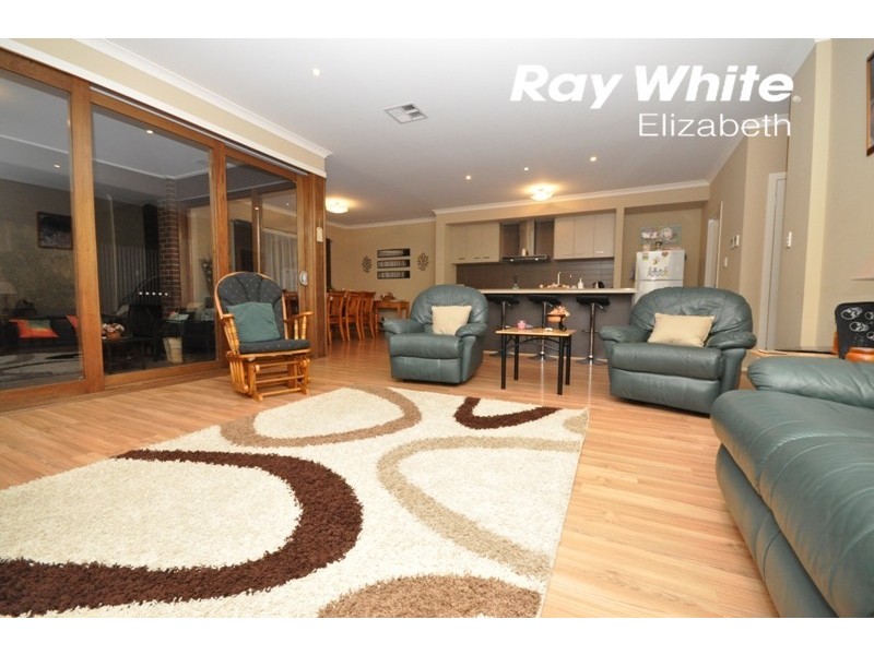 8 Brown Hill Cl, Blakeview SA 5114