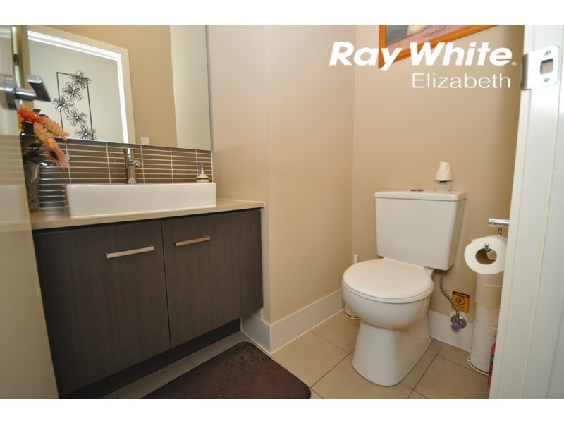 8 Brown Hill Cl, Blakeview SA 5114