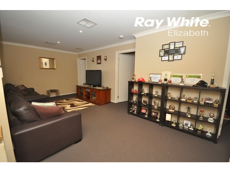 8 Brown Hill Cl, Blakeview SA 5114