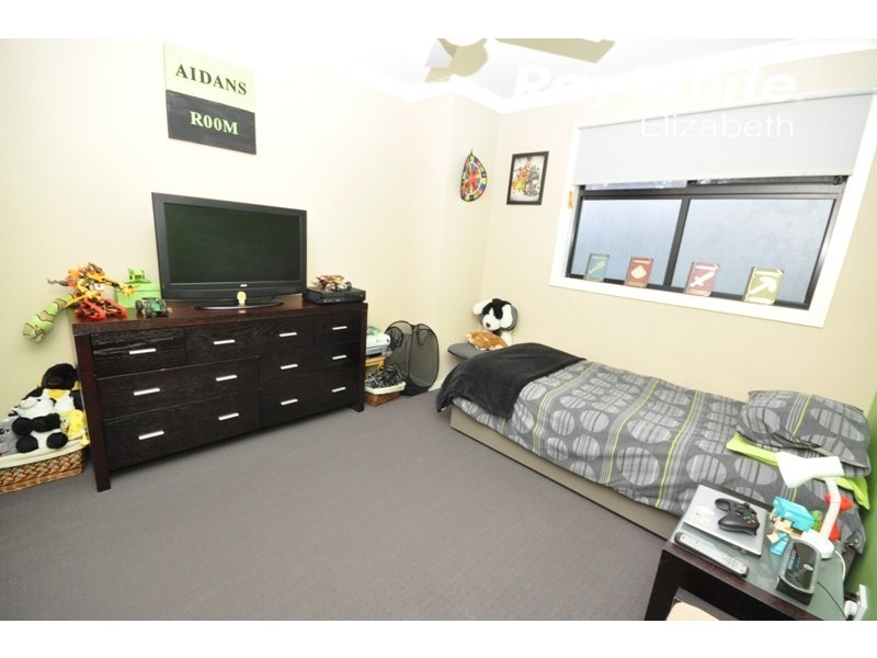 8 Brown Hill Cl, Blakeview SA 5114