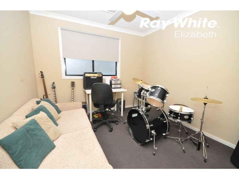 8 Brown Hill Cl, Blakeview SA 5114