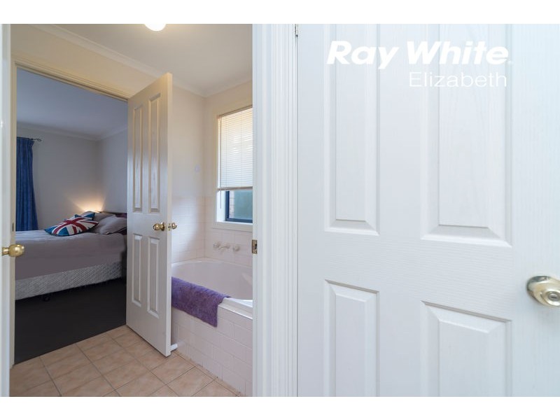 4 Dylan Close, Munno Para West SA 5115