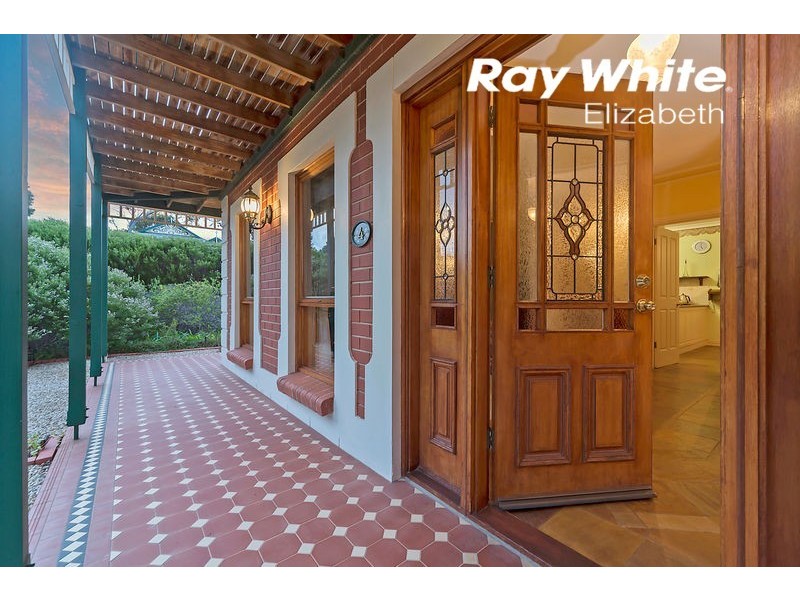 4 Bayview Parade, Gulfview Heights SA 5096