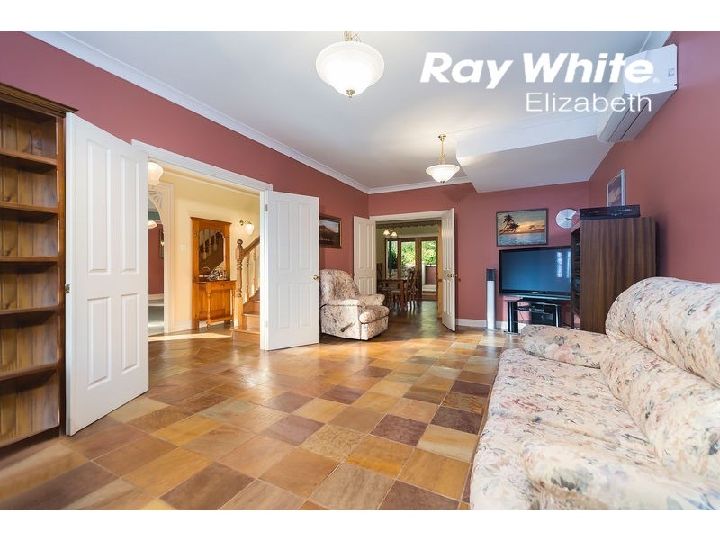 4 Bayview Parade, Gulfview Heights SA 5096