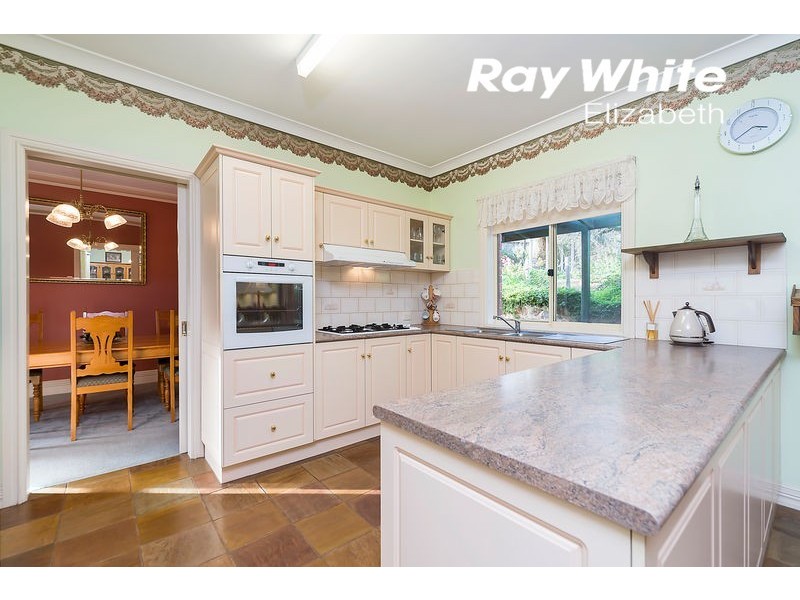 4 Bayview Parade, Gulfview Heights SA 5096