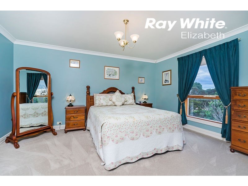 4 Bayview Parade, Gulfview Heights SA 5096
