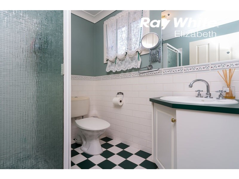 4 Bayview Parade, Gulfview Heights SA 5096