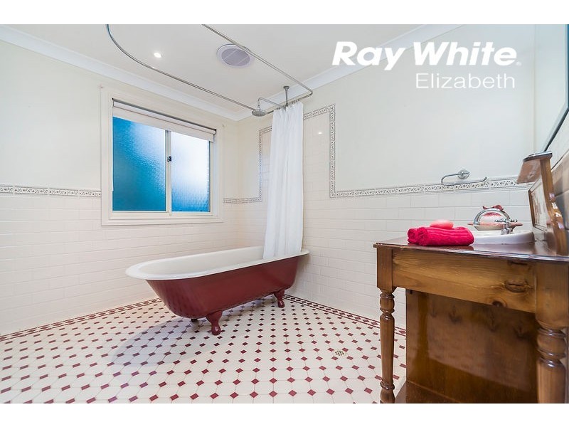 4 Bayview Parade, Gulfview Heights SA 5096