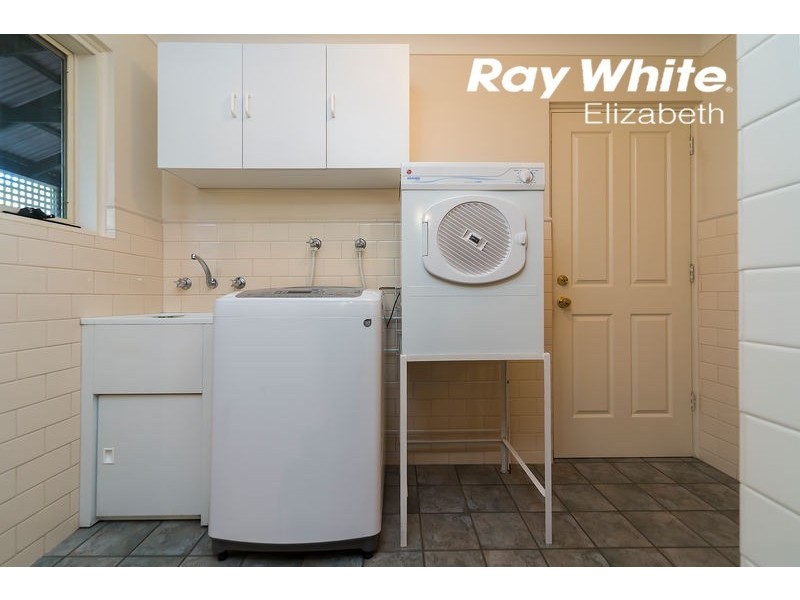 4 Bayview Parade, Gulfview Heights SA 5096