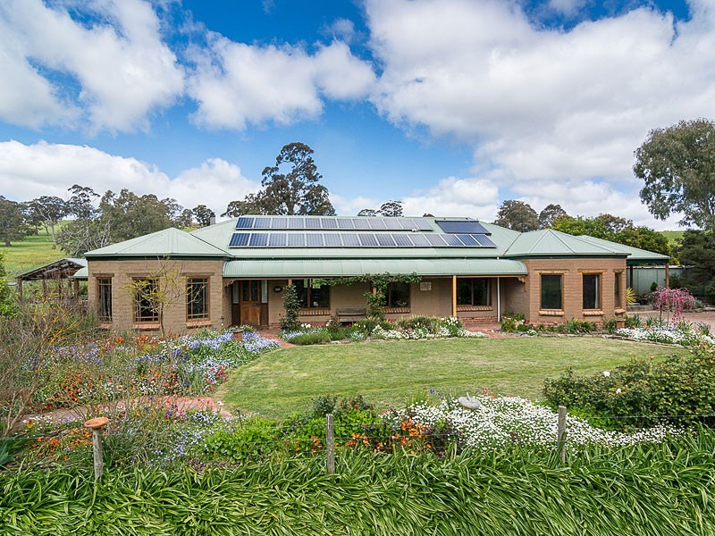 164 Downers Road, Oakbank SA 5243