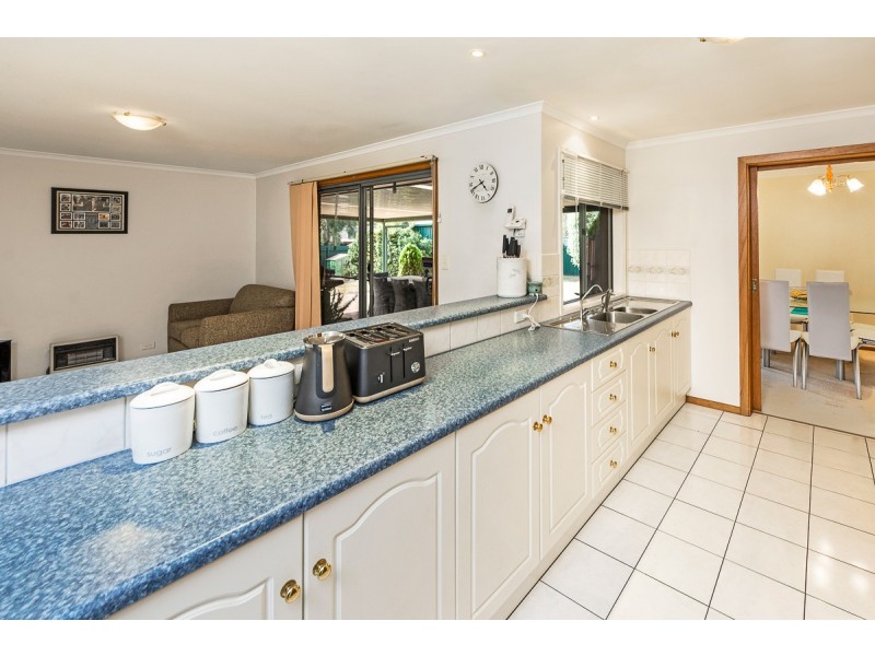 6 Symonds Drive, Mount Barker SA 5251