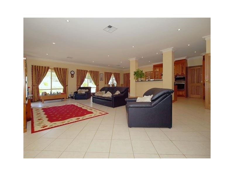 7 Crystal Court, Mount Barker SA 5251