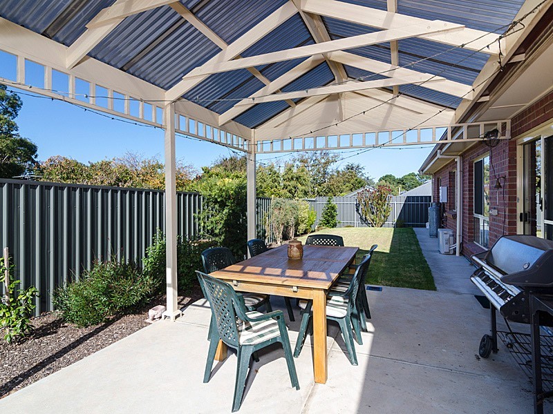 2/9 Hawthorn Rd, Mount Barker SA 5251