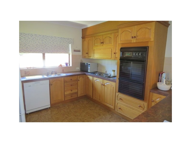 10 Nitschke Road, Hahndorf SA 5245