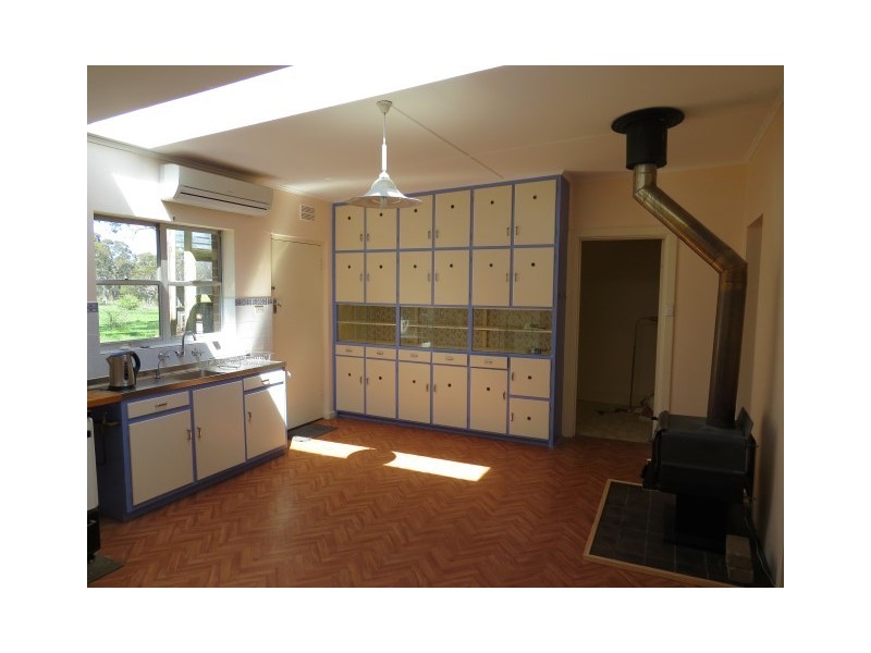 11 Willis Road, Flaxley SA 5153