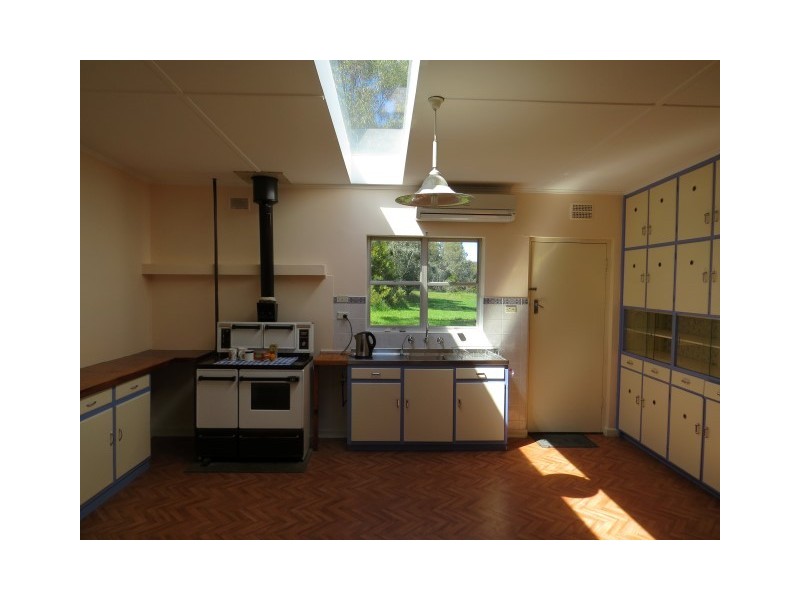 11 Willis Road, Flaxley SA 5153