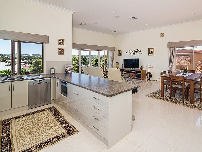 14 Hallmark Court, Mount Barker SA 5251