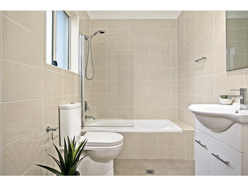 41 Flora Street, Roselands NSW 2196