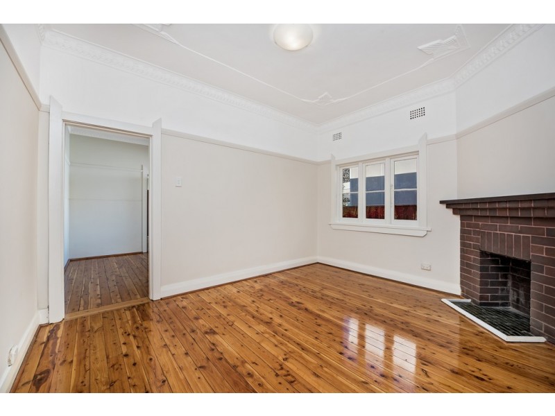 27 Woodland Street, Marrickville NSW 2204