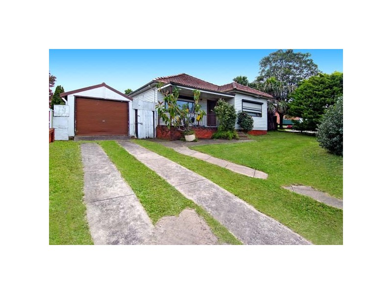 180 Roberts Road, Greenacre NSW 2190