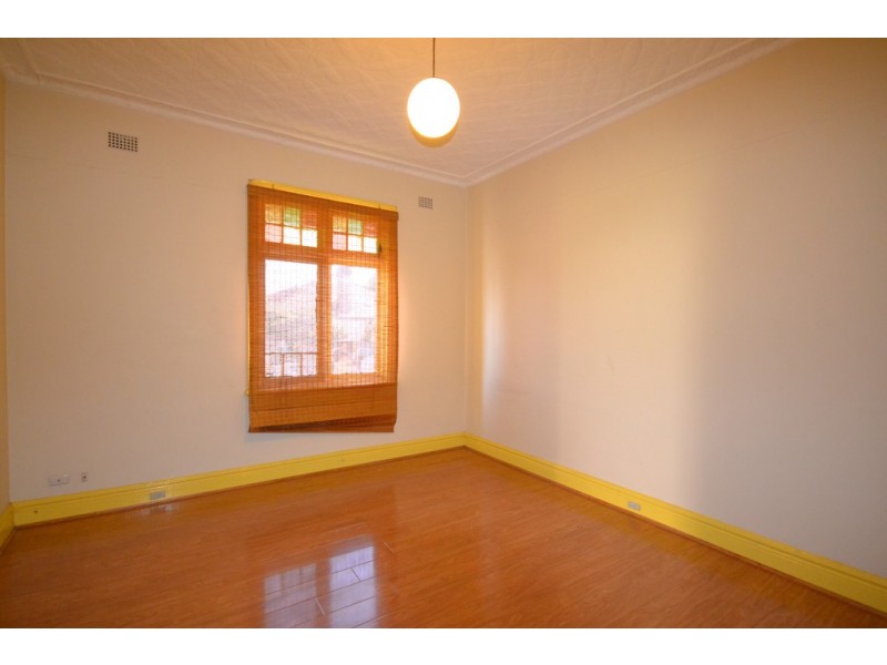 110 Unwins Bridge Road, St Peters NSW 2044