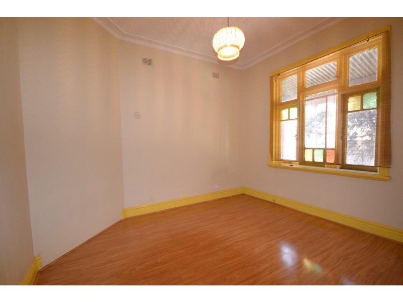 110 Unwins Bridge Road, St Peters NSW 2044
