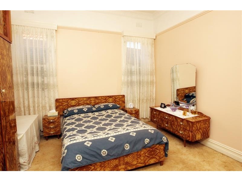 18 William Street, Tempe NSW 2044