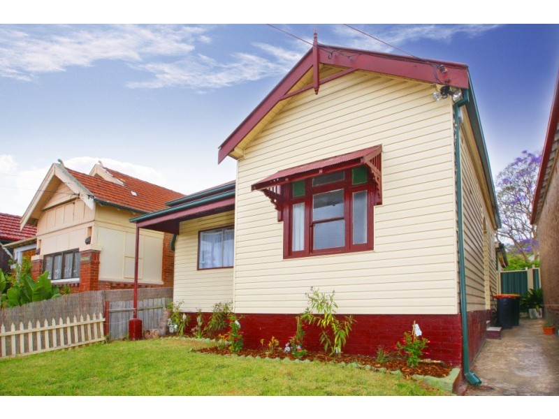 10 Hillcrest Street, Tempe NSW 2044