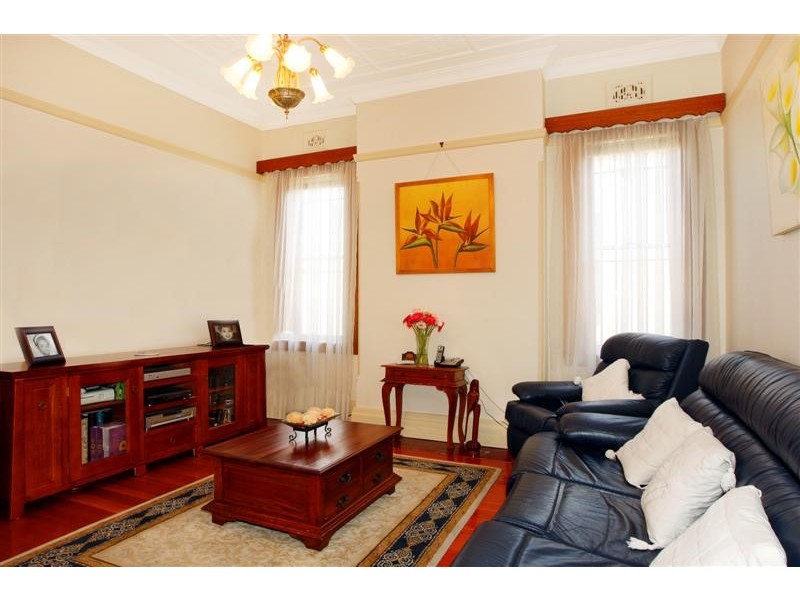 106 Livingstone Rd, Marrickville NSW 2204