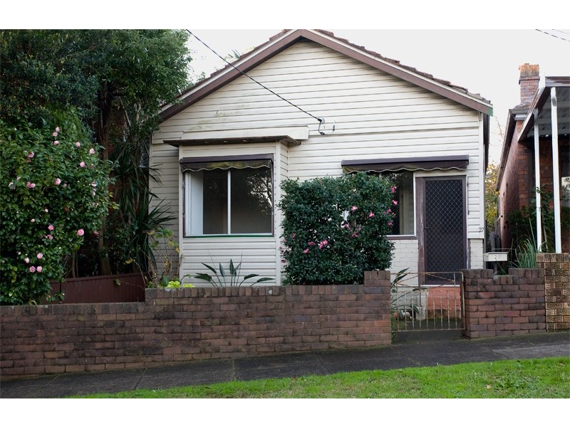 27 Riverside Cres, Marrickville NSW 2204