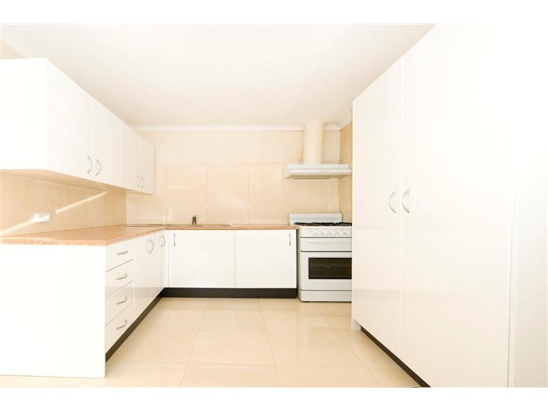 39 Yelverton St, St Peters NSW 2044