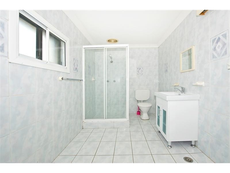 39 Yelverton St, St Peters NSW 2044