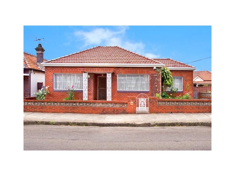 82 Petersham Rd, Marrickville NSW 2204