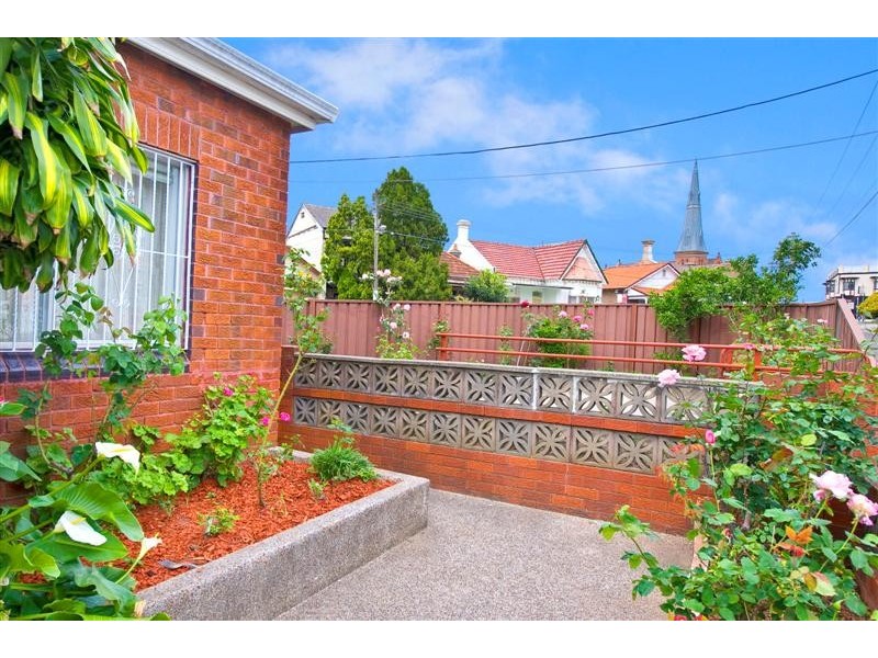 82 Petersham Rd, Marrickville NSW 2204