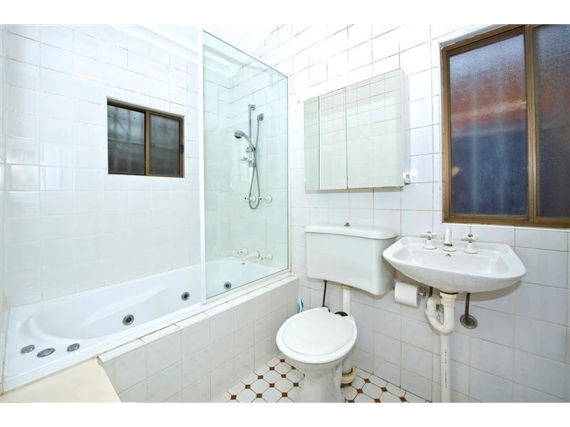 232  Unwins Bridge Road, St Peters NSW 2044