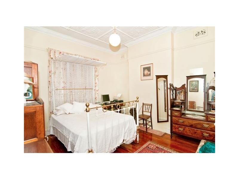 9 Wallace Avenue, Hurlstone Park NSW 2193