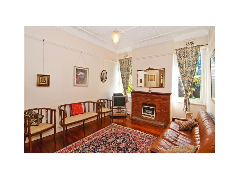 9 Wallace Avenue, Hurlstone Park NSW 2193