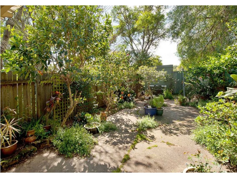 27 Sutherland Street, St Peters NSW 2044