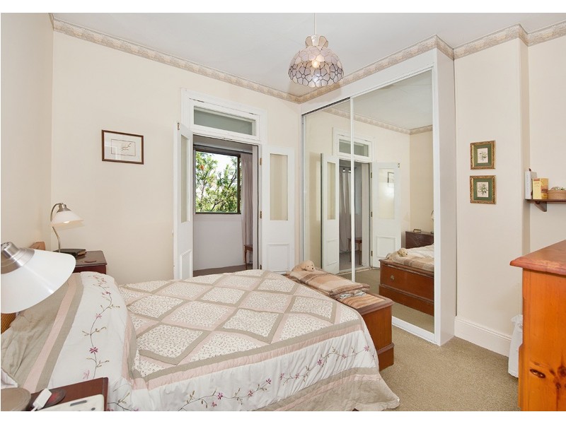 27 Sutherland Street, St Peters NSW 2044