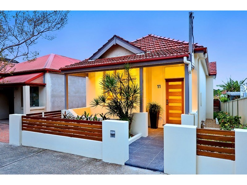 11 Lymerston Street, Tempe NSW 2044