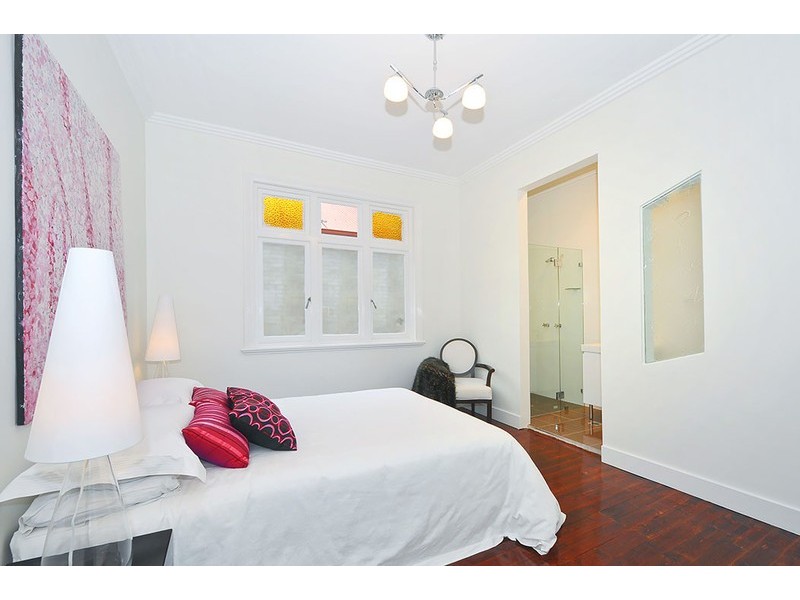 11 Lymerston Street, Tempe NSW 2044