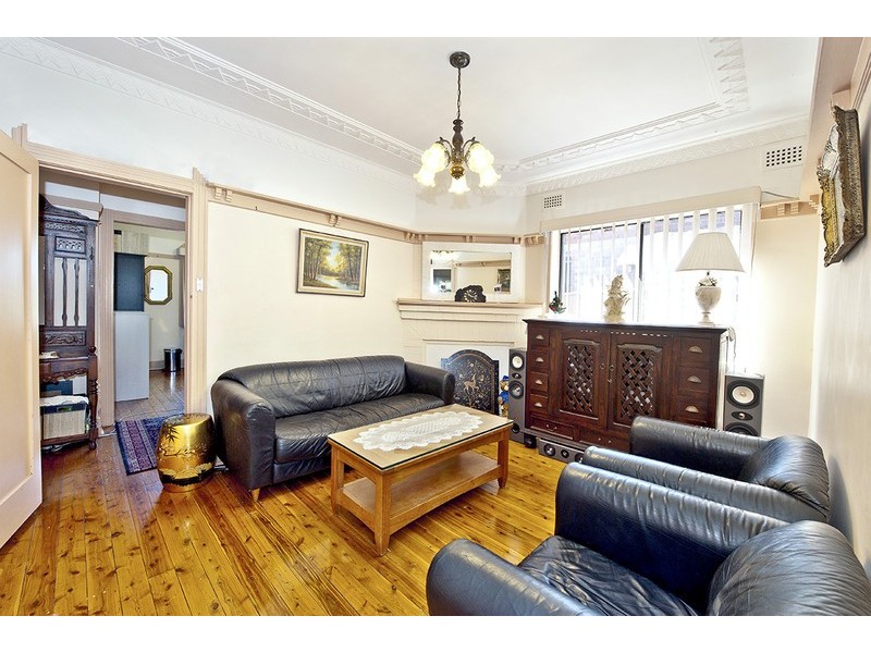 6 McGrath Avenue, Earlwood NSW 2206